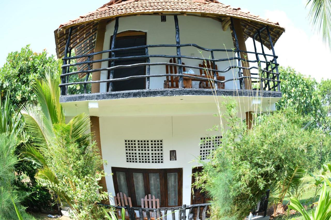 Sea Sound Cabana & Restaurant Appartement Tangalle Buitenkant foto